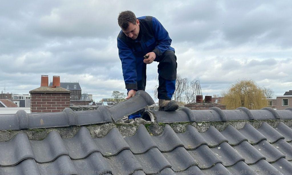 Dakdekker inschakelen stormschade Harderwijk: dit moet je doen